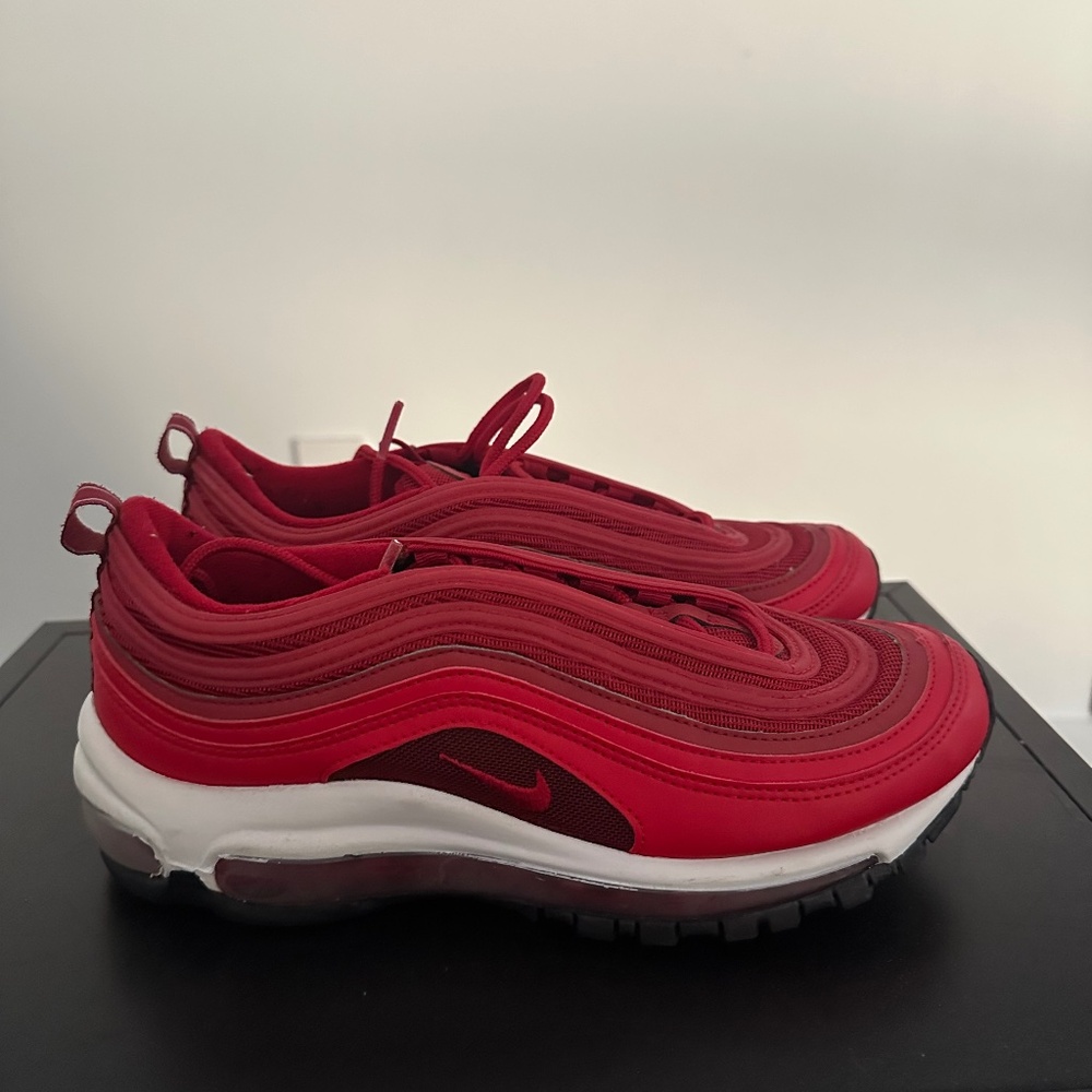 University red air max